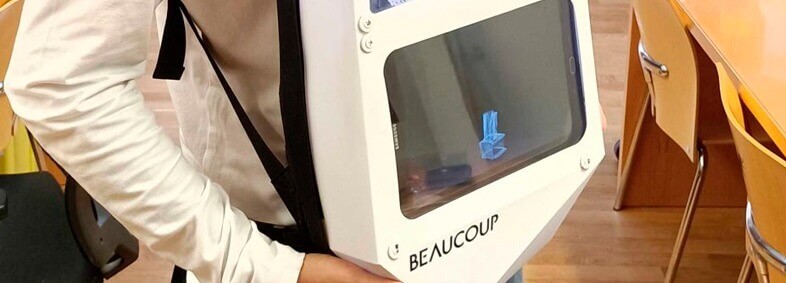 Beaucoup portable display case
